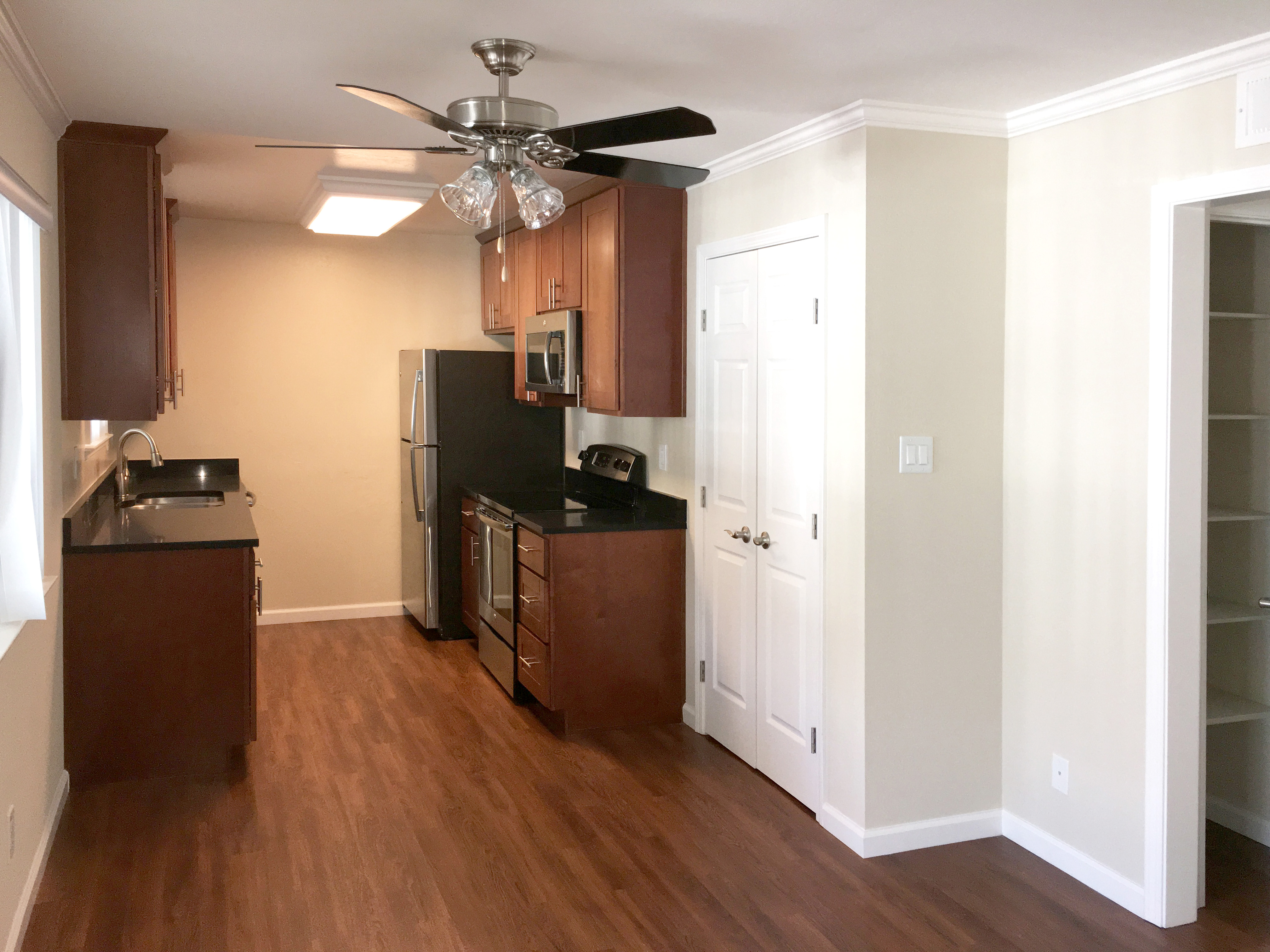 825 Menlo Apartments Stanford R&DE