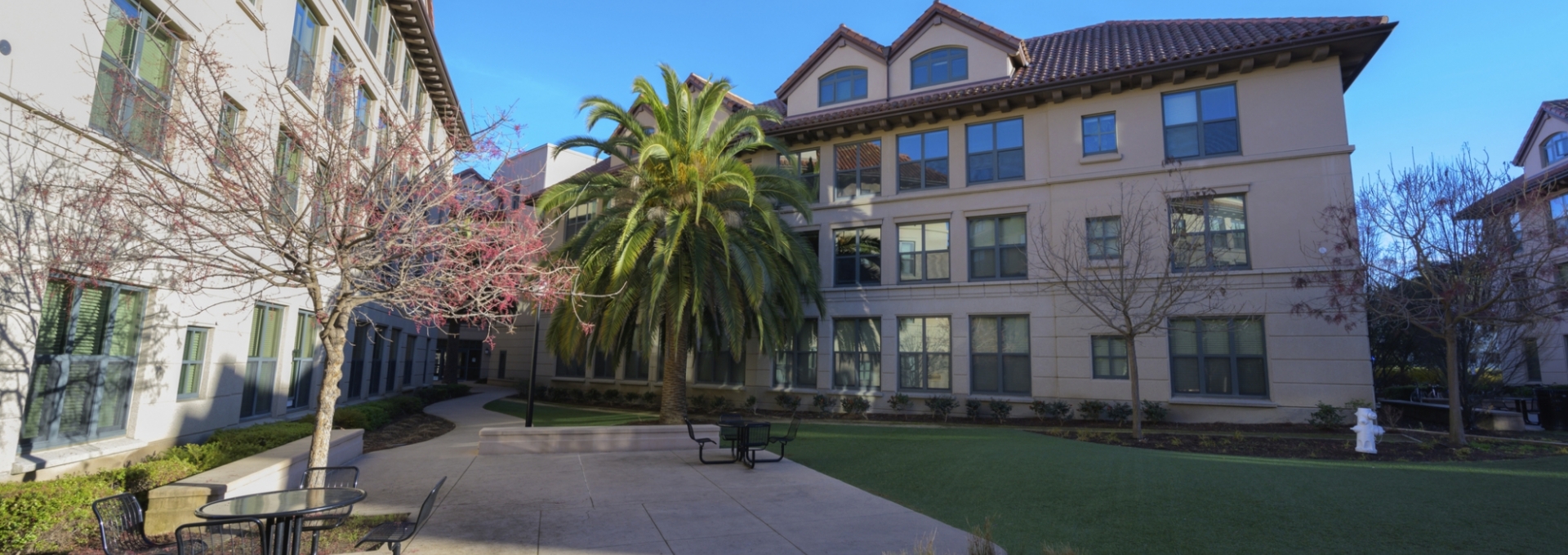 Munger Exterior