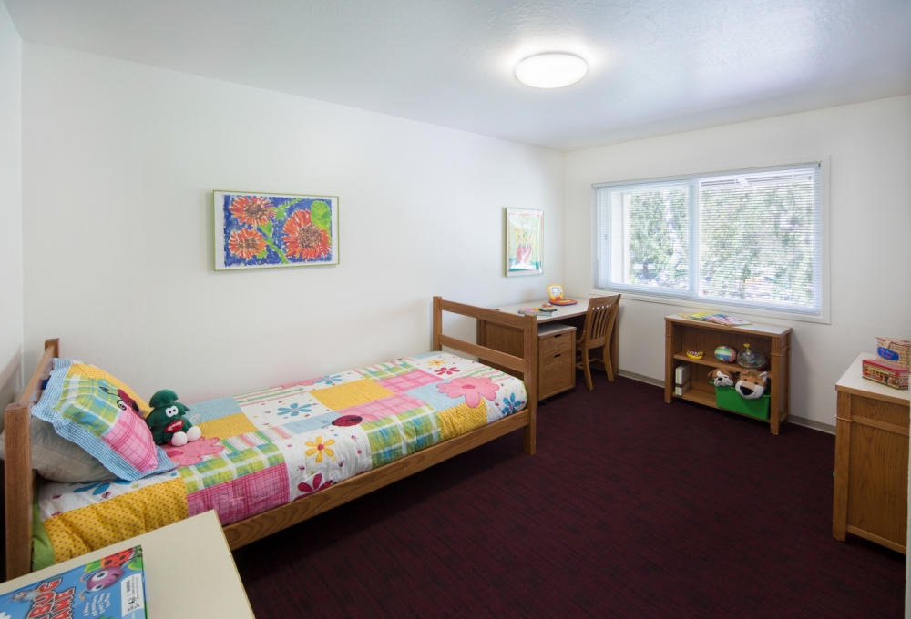 Escondido Lowrise - Two- or Three-Bedroom Family Townhouse, Child's Bedroom Escondido Lowrise - Two- or Three-Bedroom Family Townhouse, Child's Bedroom