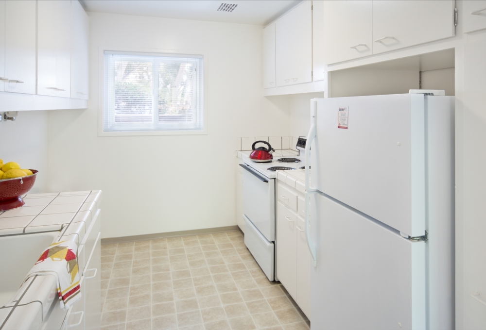 Escondido Low-Rises, 3-Bedroom, Kitchen Escondido Low-Rises, 3-Bedroom, Kitchen