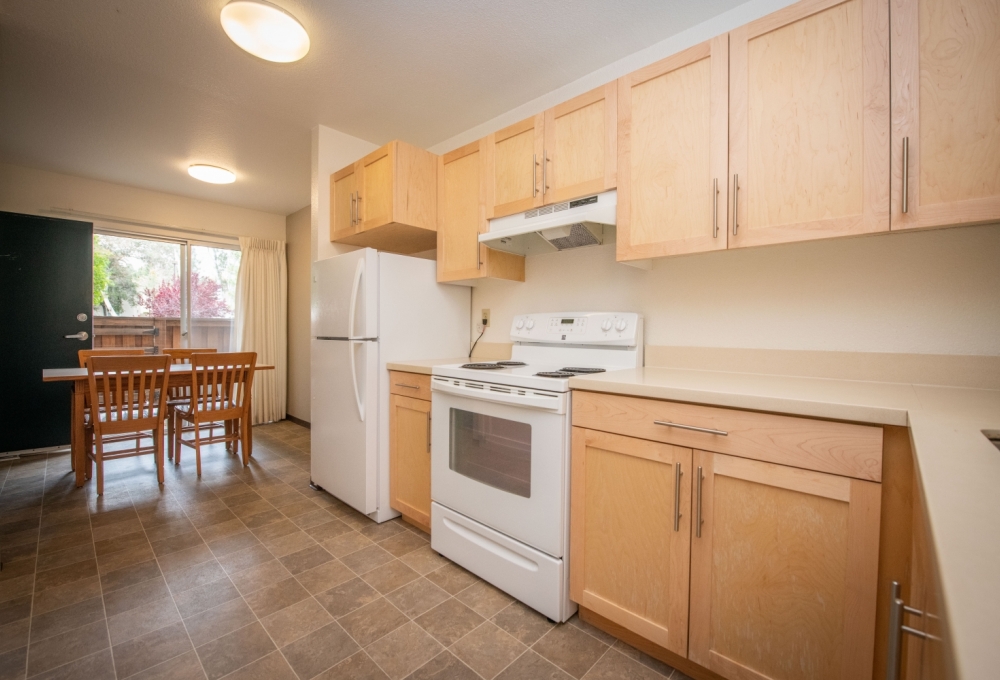 Escondido South, 4-Bedroom, Kitchen and Dining Room Escondido South, 4-Bedroom, Kitchen and Dining Room