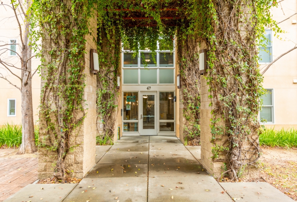 Escondido Village Studios, Exterior Courtyards Escondido Village Studios, Exterior Courtyards