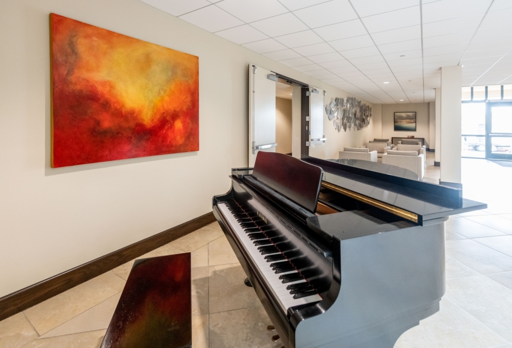 Munger 1, Lounge Area with Piano Munger 1, Lounge Area with Piano