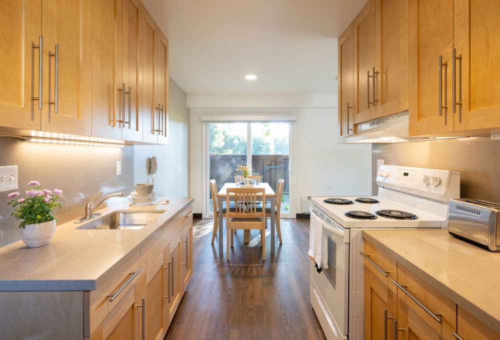 Escondido Low-Rises, 2-Bedroom, Kitchen & Dining Room Escondido Low-Rises, 2-Bedroom, Kitchen & Dining Room