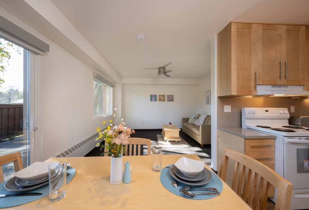 Escondido Low-Rises, 2-Bedroom, Kitchen and Dining Room Escondido Low-Rises, 2-Bedroom, Kitchen and Dining Room