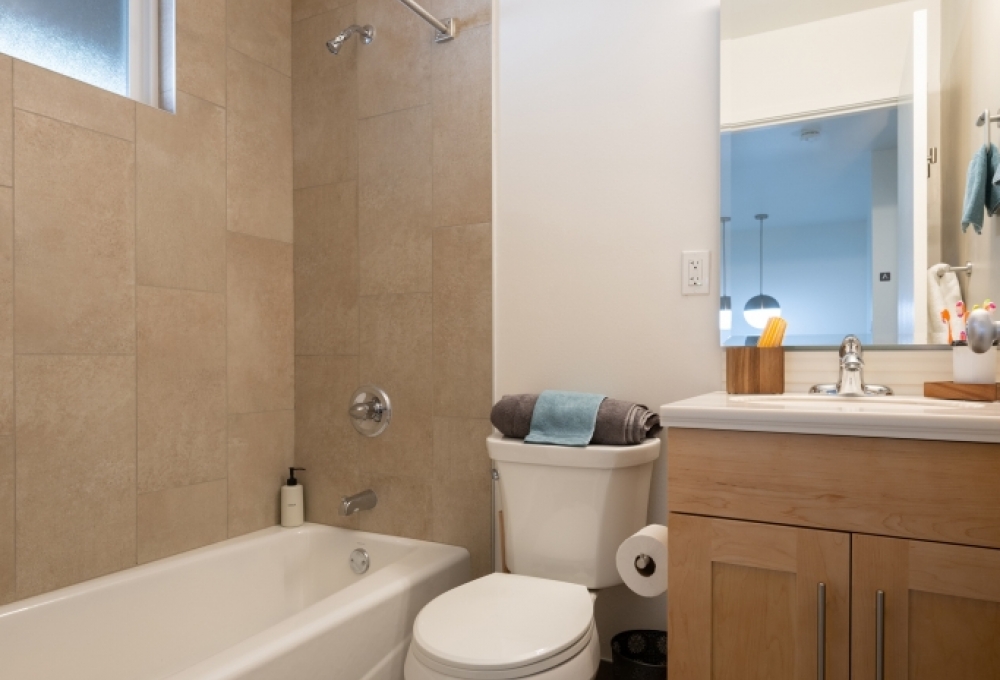 Escondido Low-Rises, 2-Bedroom, Bathroom Escondido Low-Rises, 2-Bedroom, Bathroom