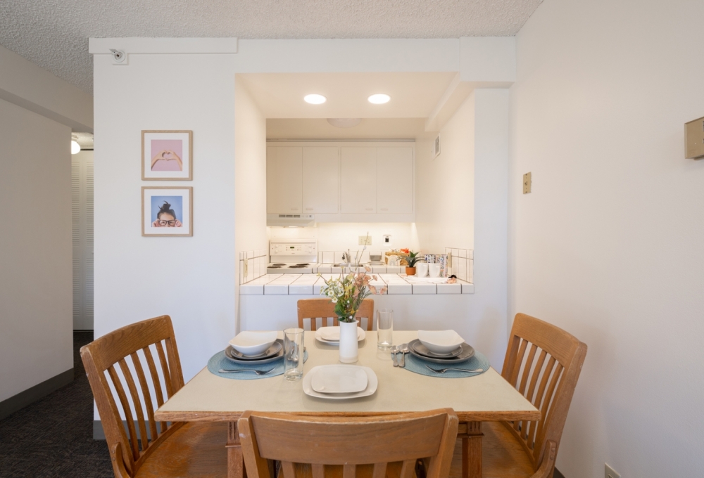 Escondido Village High-Rises, One-Bedroom, Dining Room and Kitchen Escondido Village High-Rises, One-Bedroom, Dining Room and Kitchen