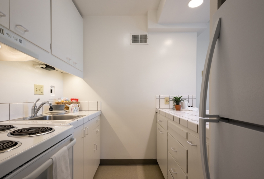 Escondido Village High-Rises, One-Bedroom, Kitchen Escondido Village High-Rises, One-Bedroom, Kitchen