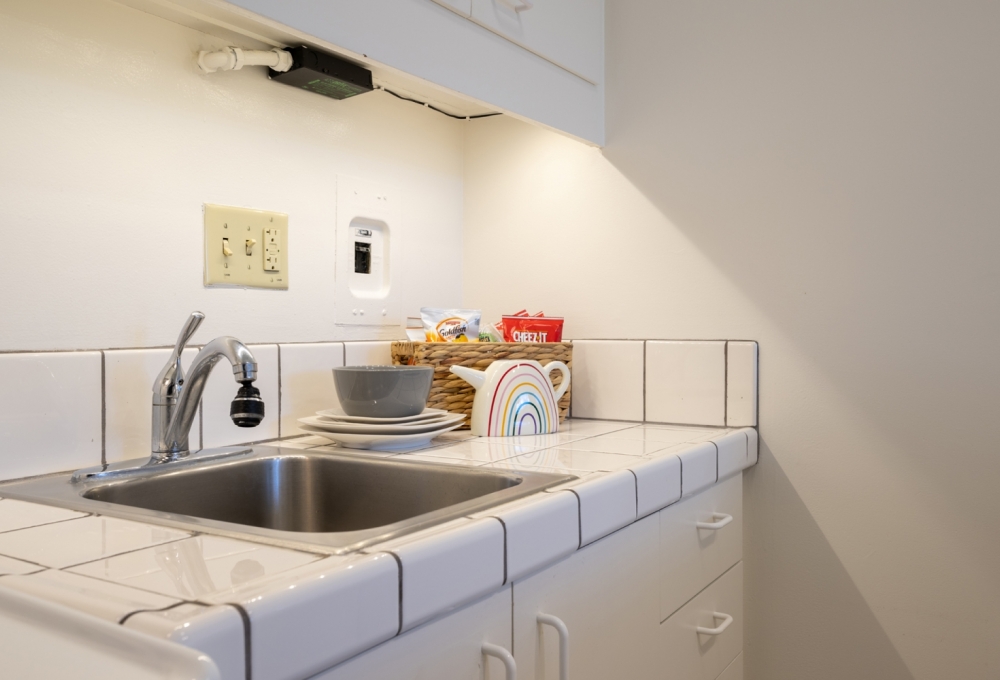 Escondido Village High-Rises, One-Bedroom, Kitchen Escondido Village High-Rises, One-Bedroom, Kitchen