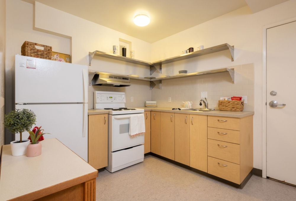 Escondido Village High-Rises, One-Bedroom, Kitchen Escondido Village High-Rises, One-Bedroom, Kitchen