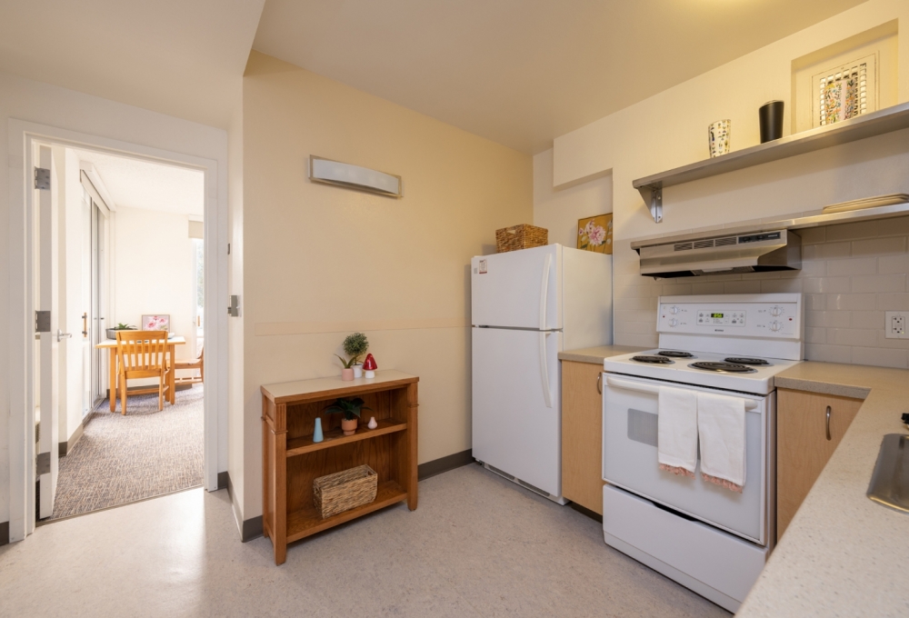 Escondido Village High-Rises, One-Bedroom, Kitchen Escondido Village High-Rises, One-Bedroom, Kitchen