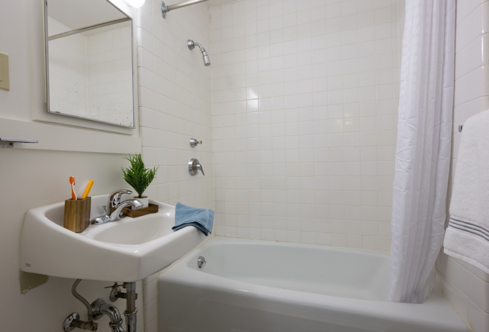 Escondido Village High-Rises, One-Bedroom, Bathroom Escondido Village High-Rises, One-Bedroom, Bathroom