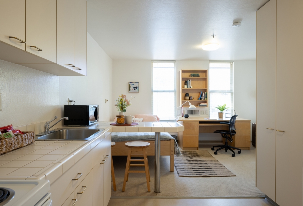 Escondido Village, Studio 2, Kitchen and Dining Room Escondido Village, Studio 2, Kitchen and Dining Room