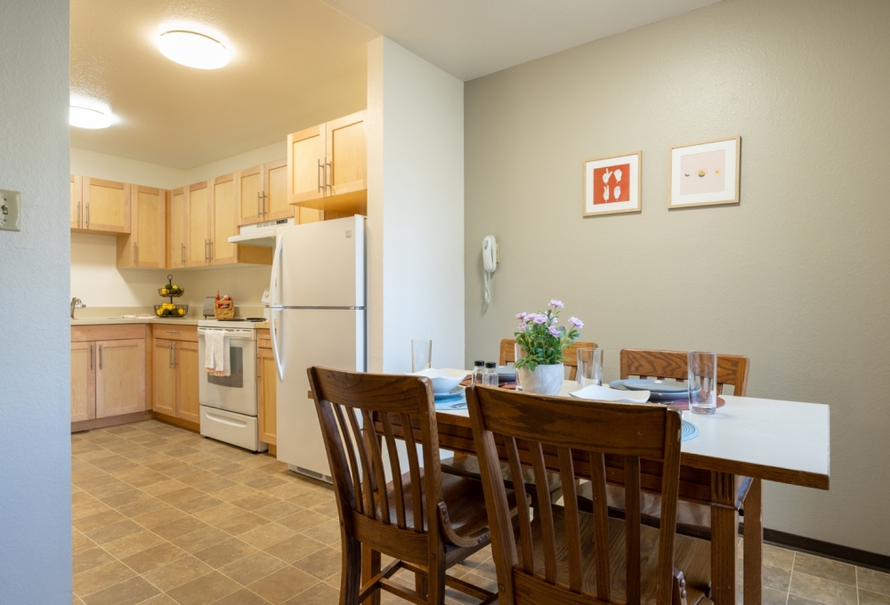 Escondido South, 2-Bedroom, Kitchen and Dining Room Escondido South, 2-Bedroom, Kitchen and Dining Room