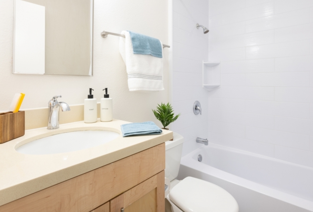 Escondido South, 2-Bedroom, Bathroom Escondido South, 2-Bedroom, Bathroom