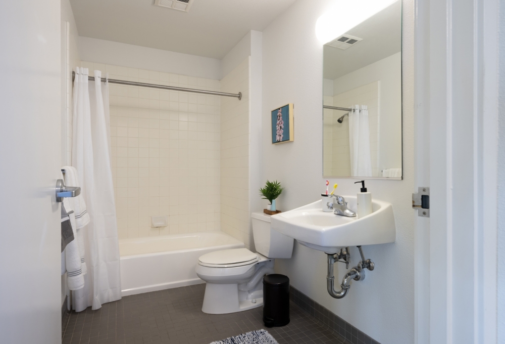 Lyman, Bathroom Lyman, Bathroom
