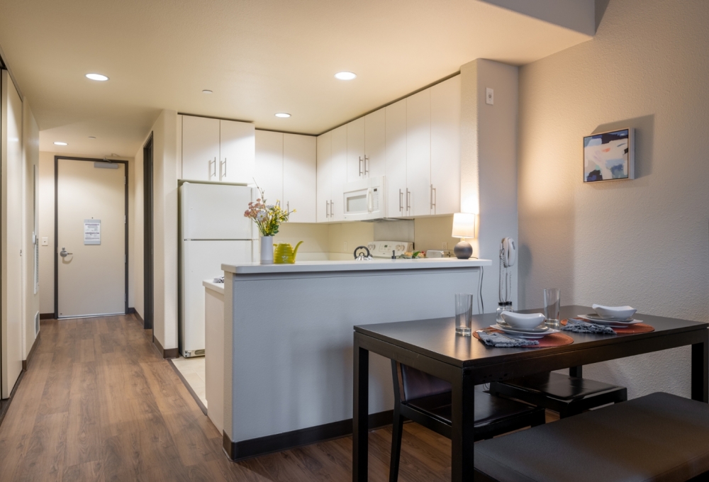 Premium Studio, Kitchen and Dining Room Premium Studio, Kitchen and Dining Room
