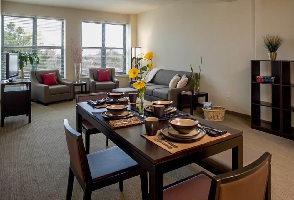 Munger, Premium 4-Bedroom, Living and Dining Room Munger, Premium 4-Bedroom, Living and Dining Room
